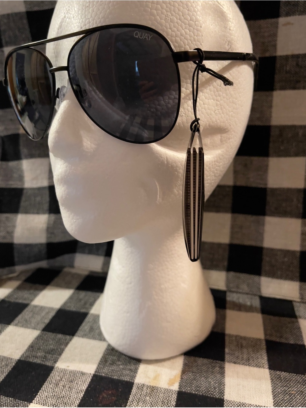 Quay Australia Black Aviator Sunglasses with Silver Dangle Charm